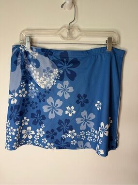 Tail Blue Floral hibiscus blue white skirt swim tennis golf size medium active